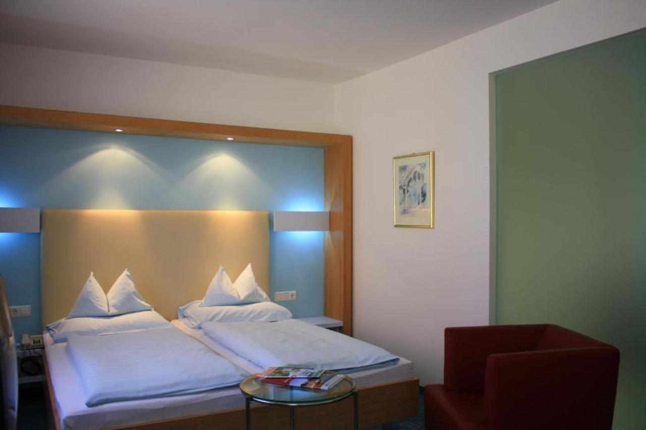 Dom Hotel Linz Ngoại thất bức ảnh