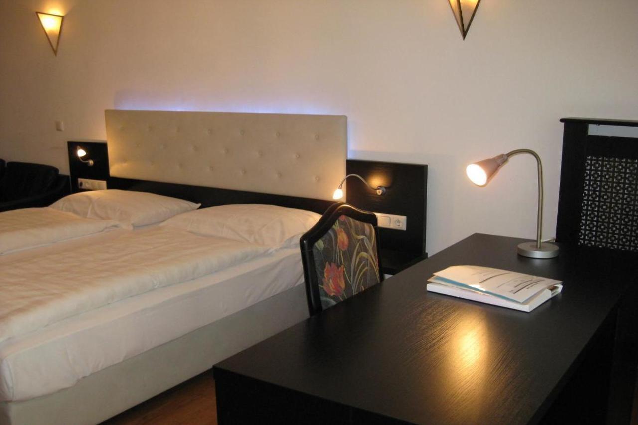 Dom Hotel Linz Ngoại thất bức ảnh