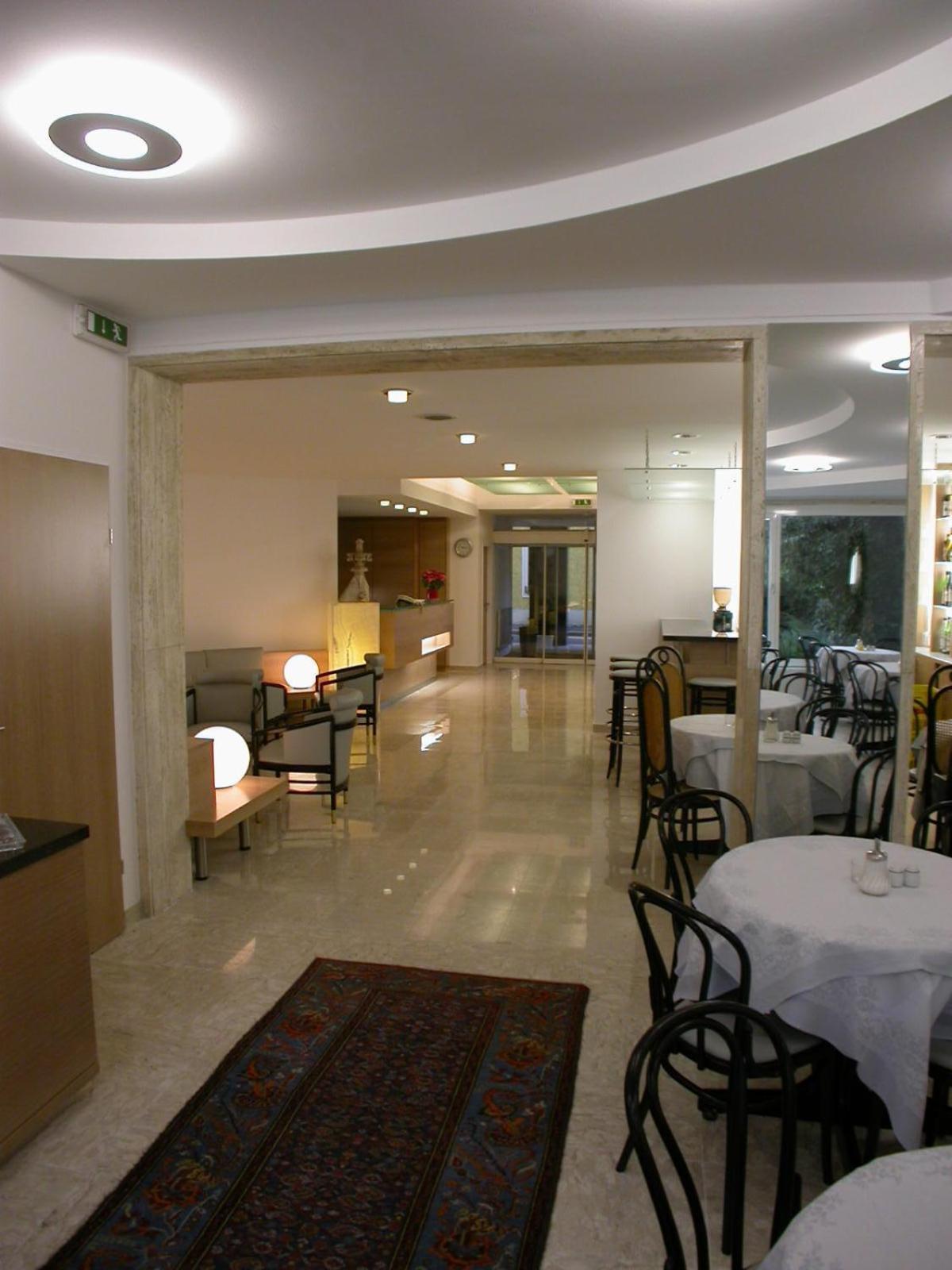 Dom Hotel Linz Ngoại thất bức ảnh