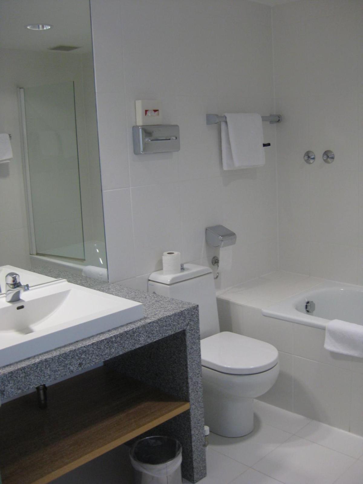 Dom Hotel Linz Ngoại thất bức ảnh