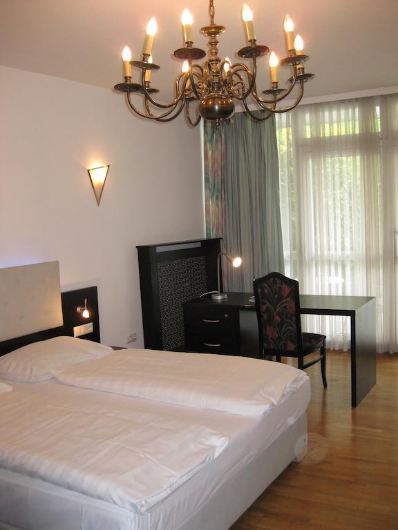 Dom Hotel Linz Ngoại thất bức ảnh