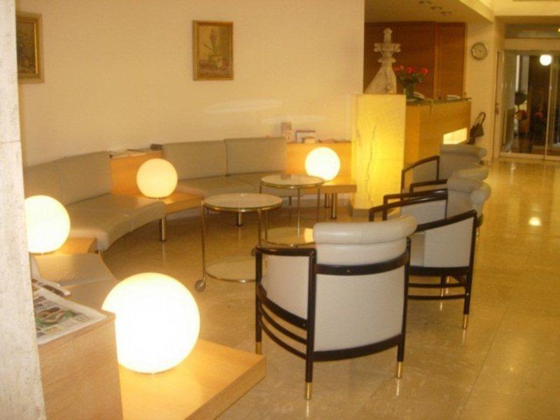Dom Hotel Linz Ngoại thất bức ảnh