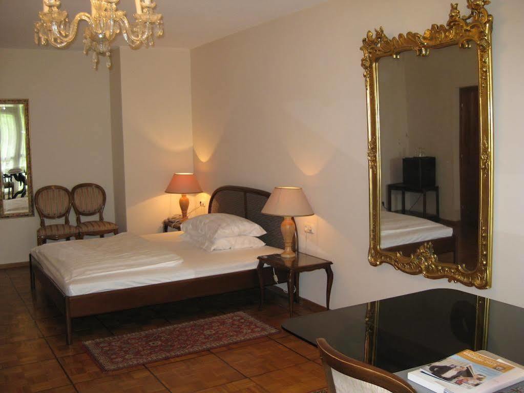 Dom Hotel Linz Ngoại thất bức ảnh