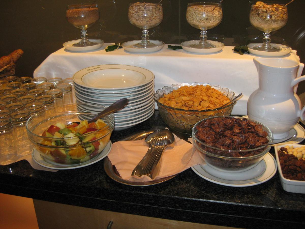 Dom Hotel Linz Ngoại thất bức ảnh